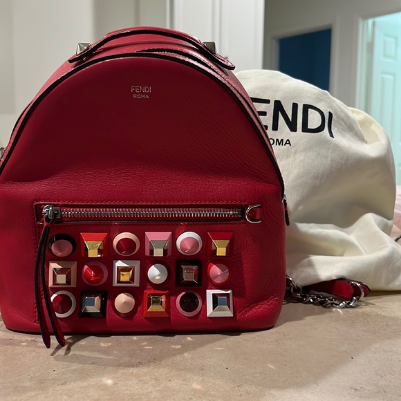 Fendi back pack, comes with dust bag  🎒💕 - Picture 1 of 7